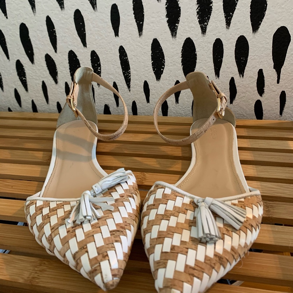 Adorable Ankle strap flats